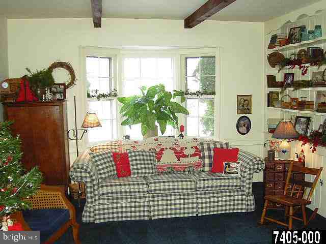 353 Creston Road York, PA 17403 - Photo 3 of 9 Gallery Image 3
