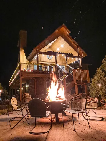 a view of a pathway of a house