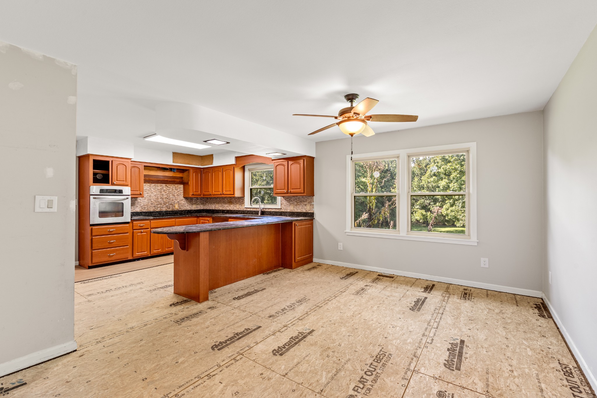 1100 Pleasant Valley Road Chapmansboro, TN 37035 - Photo 5 of 26 Gallery Image 5
