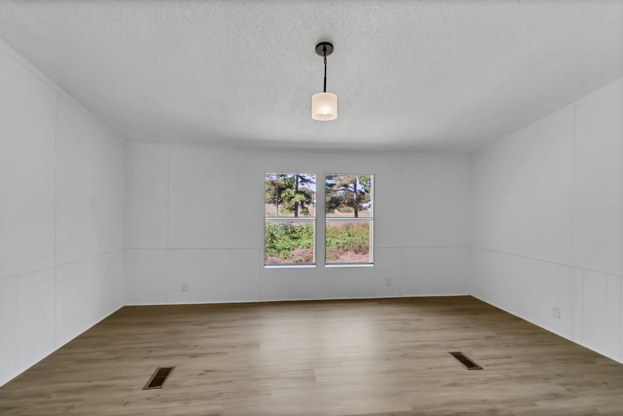 326 Highway 232 Dover, TN 37058 - Photo 30 of 38 an empty room with a window