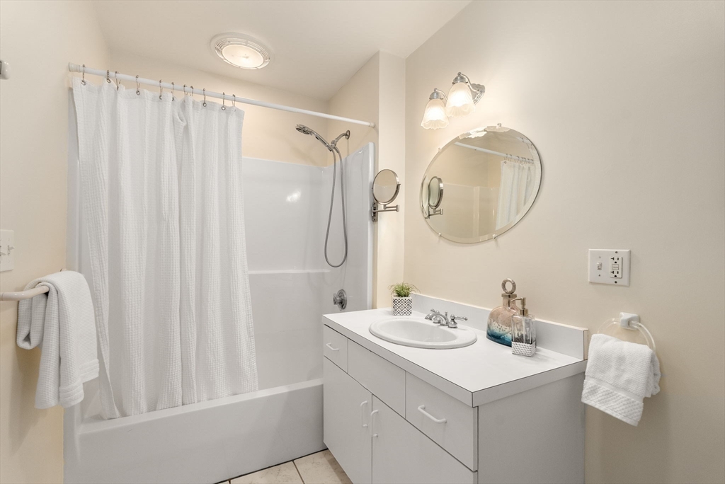 7 Regent Circle, Unit 3 Brookline, MA 02445 - Photo 15 of 22