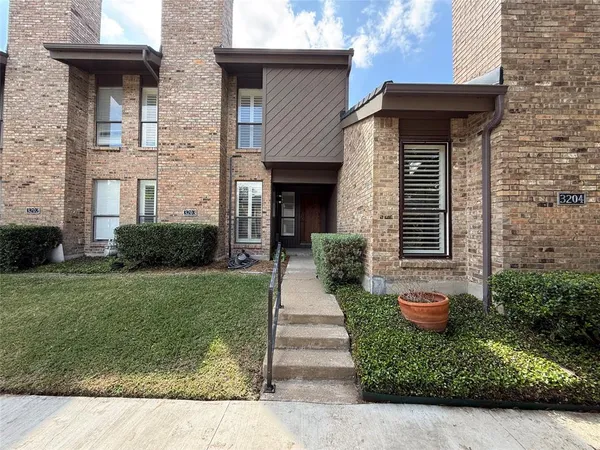 $1,975 | 2204 West Park Boulevard, Unit 3203, Plano, TX 75075