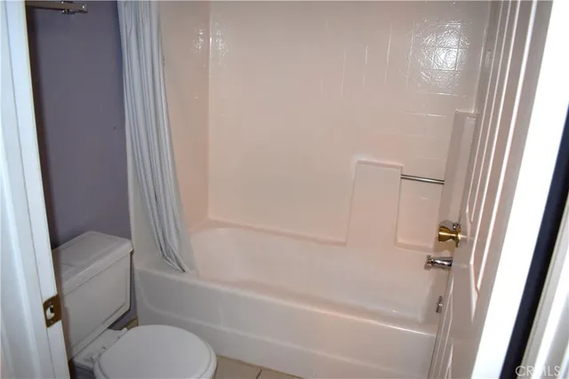 $279,000 | 19282 Pine Way, Apple Valley, CA 92308