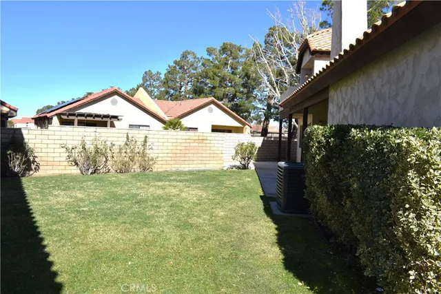 $279,000 | 19282 Pine Way, Apple Valley, CA 92308