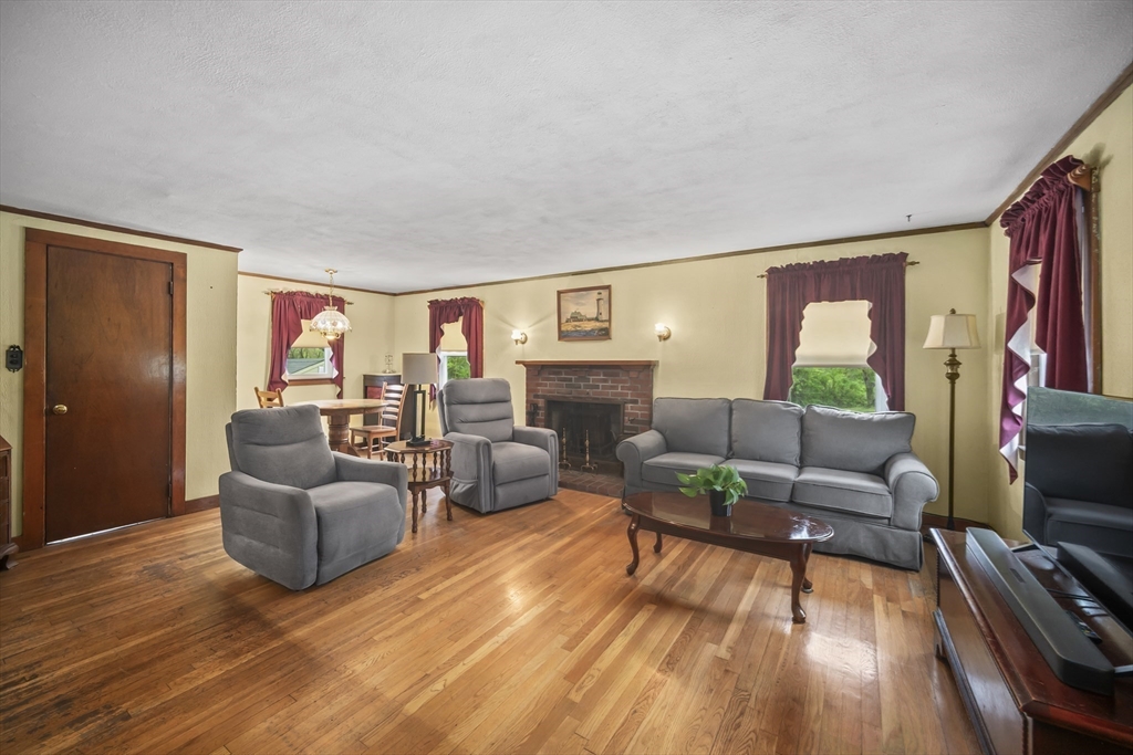 105 Ann Vinal Road Scituate, MA 02066 - Photo 11 of 26