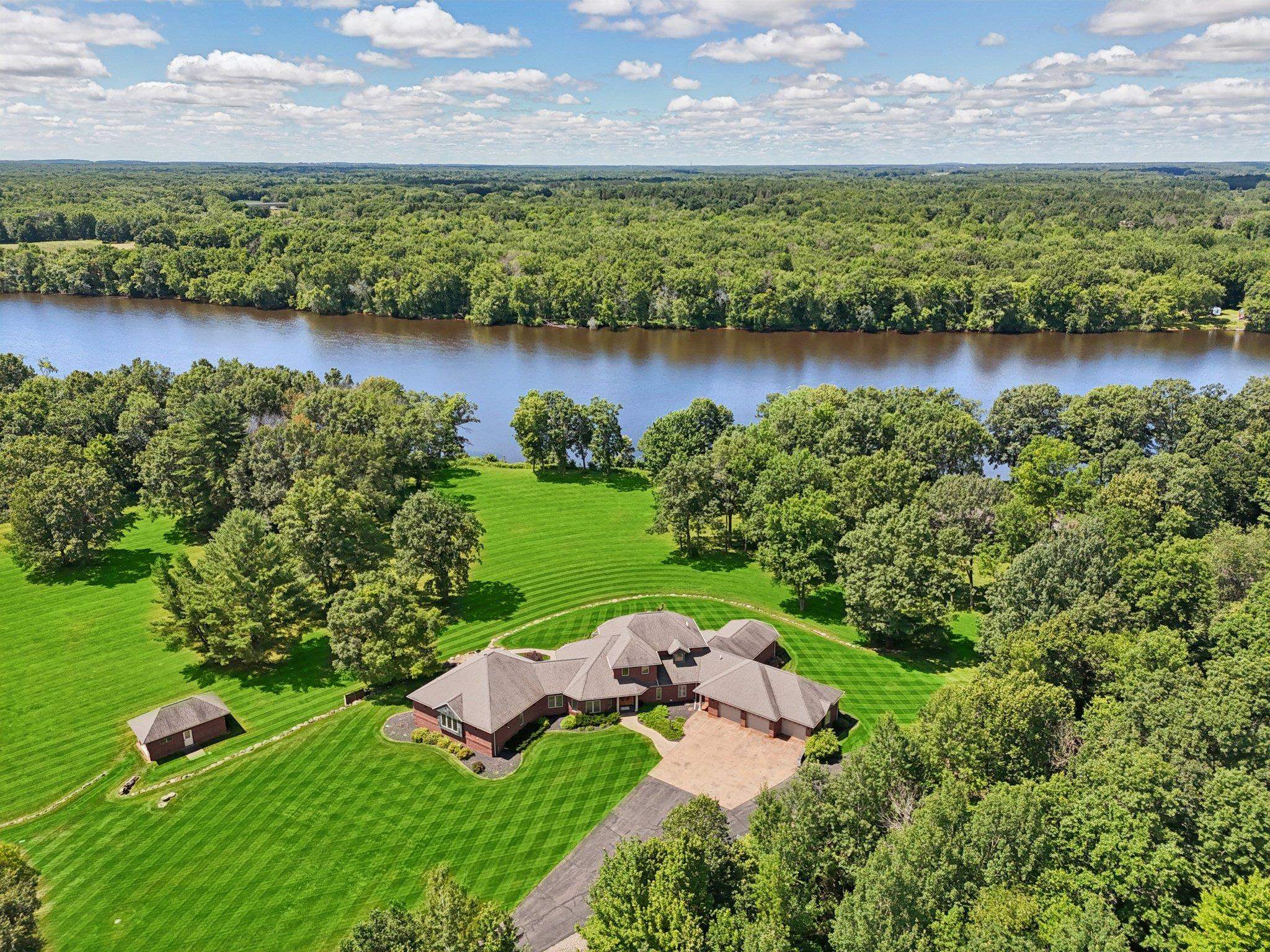 2688 Scenic Drive Stevens Point, WI 54481 - Photo 11 of 53