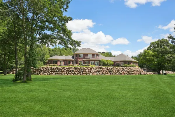 $3,900,000 | 2688 Scenic Drive, Stevens Point, WI 54481