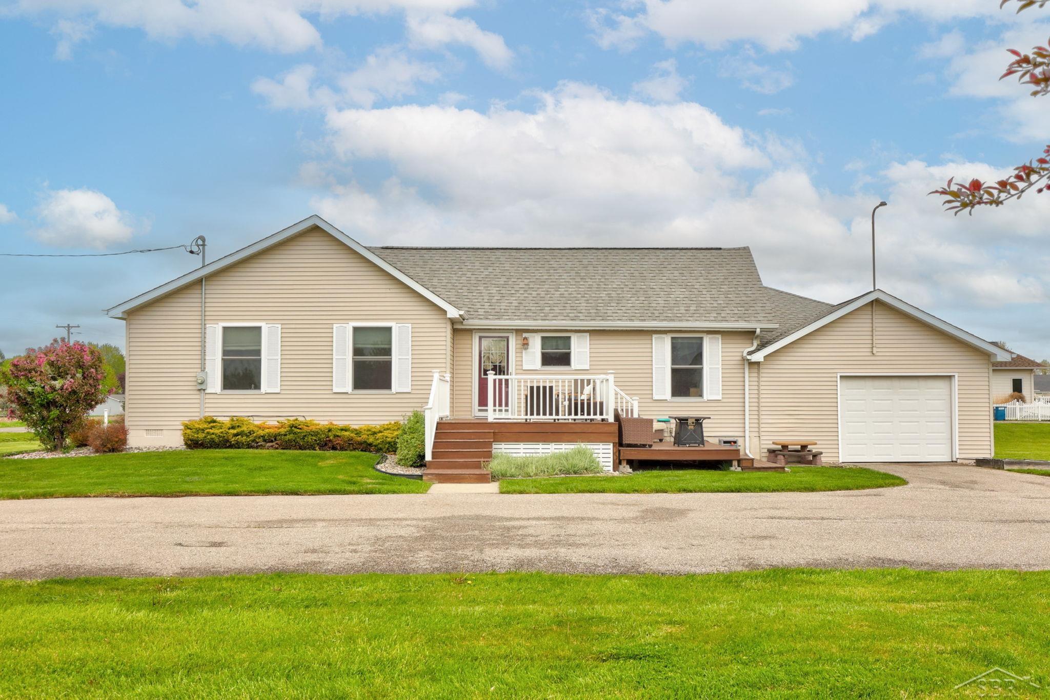 2850 North Thomas Road Saginaw, MI 48609 - Photo 1 of 41 50174695-a5fcec2e-ebf4-48d4-bf6b-ddd6c38840de.JPG
