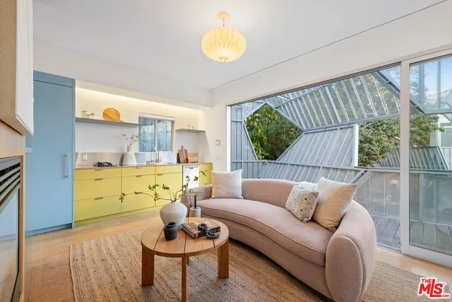 $9,980,000 | 825 Palms Boulevard, Venice, CA 90291