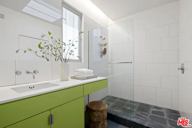 $9,980,000 | 825 Palms Boulevard, Venice, CA 90291