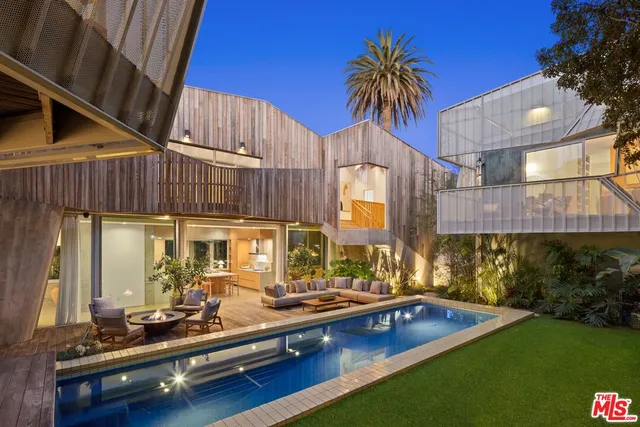 $9,980,000 | 825 Palms Boulevard, Venice, CA 90291