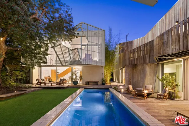 $9,980,000 | 825 Palms Boulevard, Venice, CA 90291