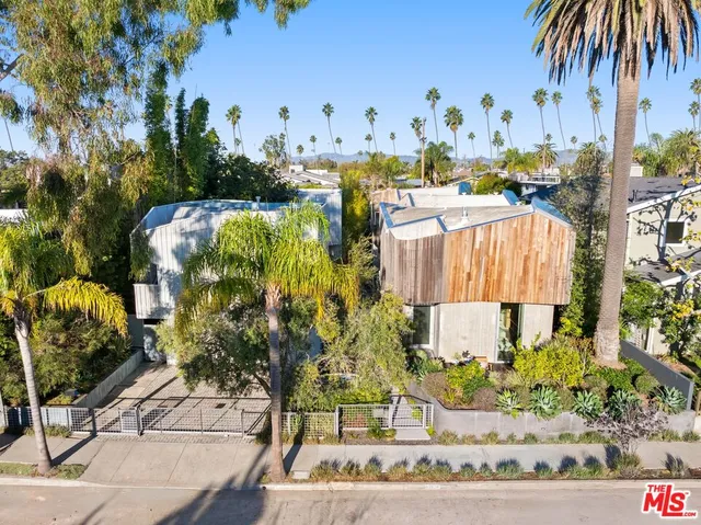 $9,980,000 | 825 Palms Boulevard, Venice, CA 90291