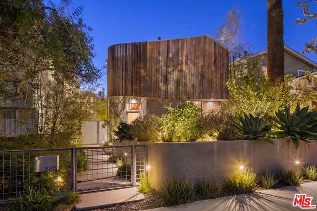 $9,980,000 | 825 Palms Boulevard, Venice, CA 90291