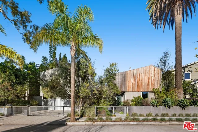 $9,980,000 | 825 Palms Boulevard, Venice, CA 90291