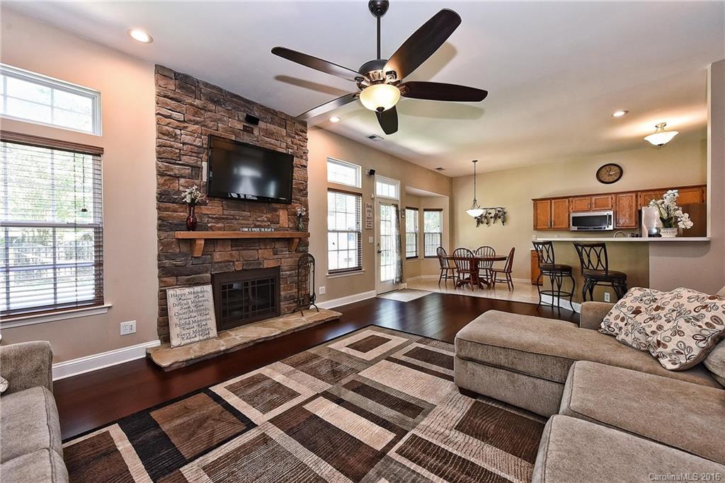 12523 Cardinal Point Road Charlotte, NC 28269 - Photo 2 of 22 Gallery Image 2