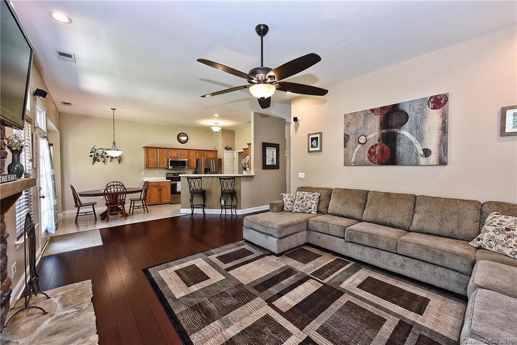12523 Cardinal Point Road Charlotte, NC 28269 - Photo 3 of 22 Gallery Image 3