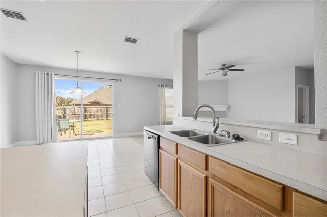 $359,999 | 1514 Hanover Lane, Van Alstyne, TX 75495