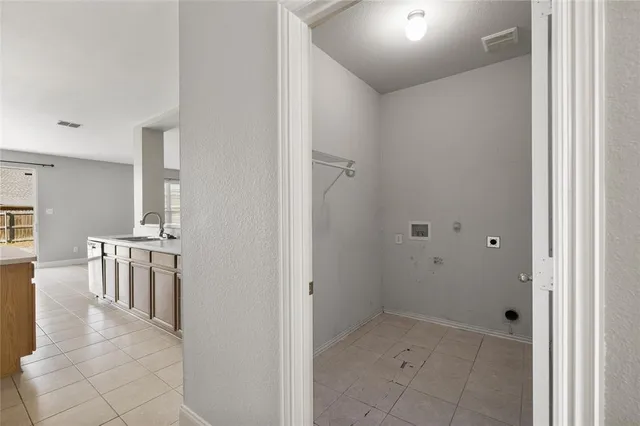 $359,999 | 1514 Hanover Lane, Van Alstyne, TX 75495