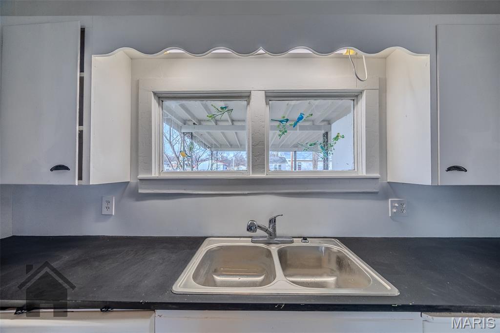 519 Hickory Avenue Cabool, MO 65689 - Photo 11 of 63