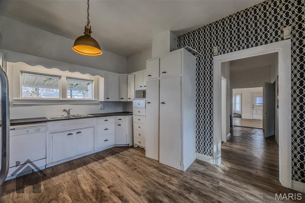 519 Hickory Avenue Cabool, MO 65689 - Photo 8 of 63