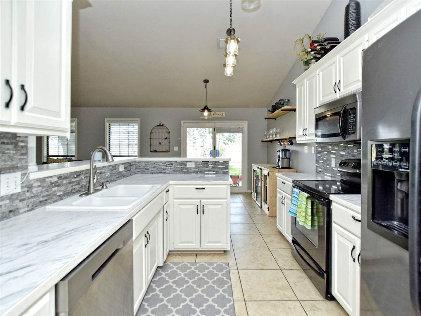 188 Turkey Run Marble Falls, TX 78654 - Photo 5 of 27