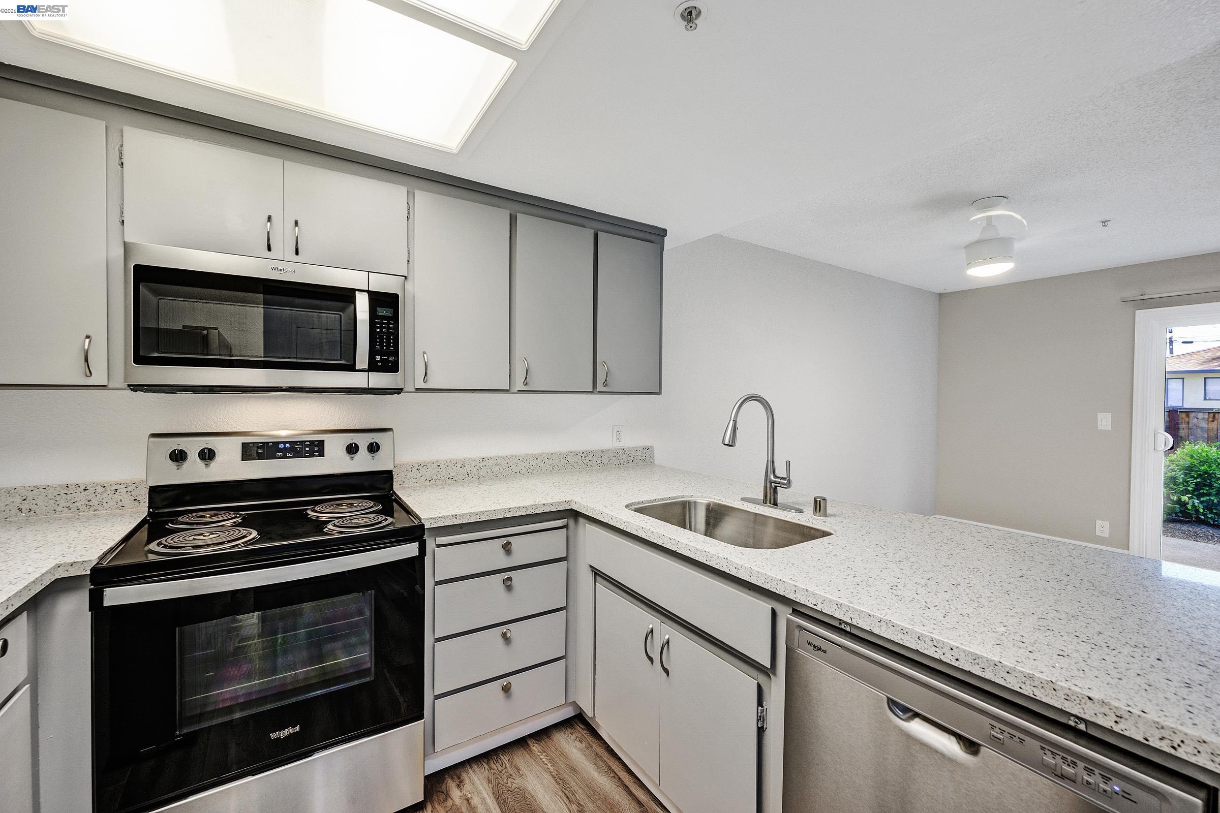 20115 Redwood Road, Unit 15 Castro Valley, CA 94546 - Photo 3 of 47 Gallery Image 3