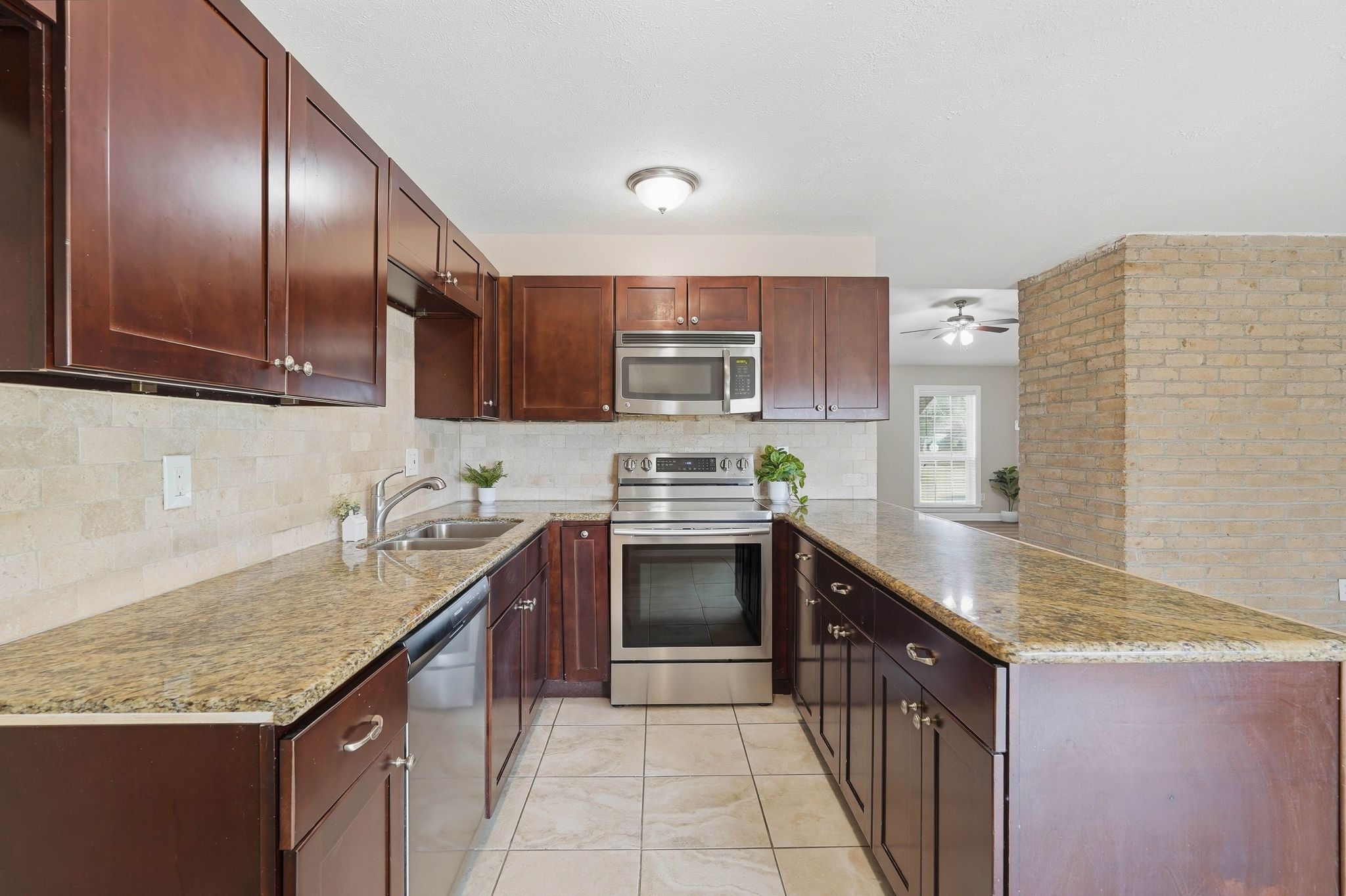 17223 Ranch Country Road Hockley, TX 77447 - Photo 14 of 36 You'll enjoy the ample counter space and cabinet space this home has to offer.