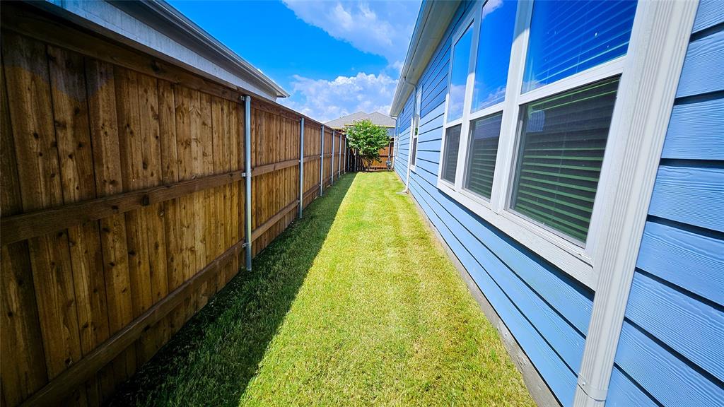 2216 Sternpost Mews Rowlett, TX 75088 - Photo 33 of 38