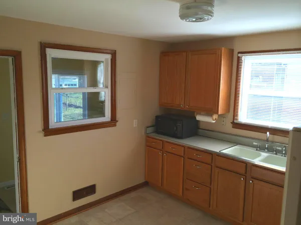 $1,850 | 3456 Fall Hill Avenue, Fredericksburg, VA 22401