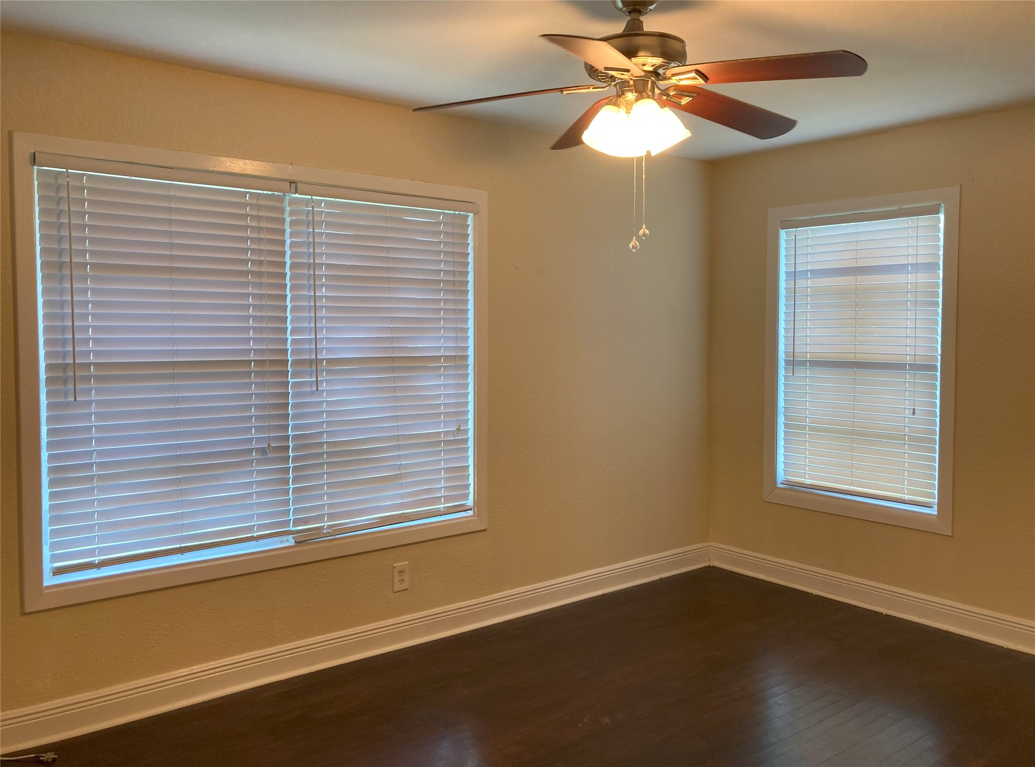 1202 Dunstan Road Pasadena, TX 77502 - Photo 18 of 24 Second bedroom at the back left of the house with lots of natural light.