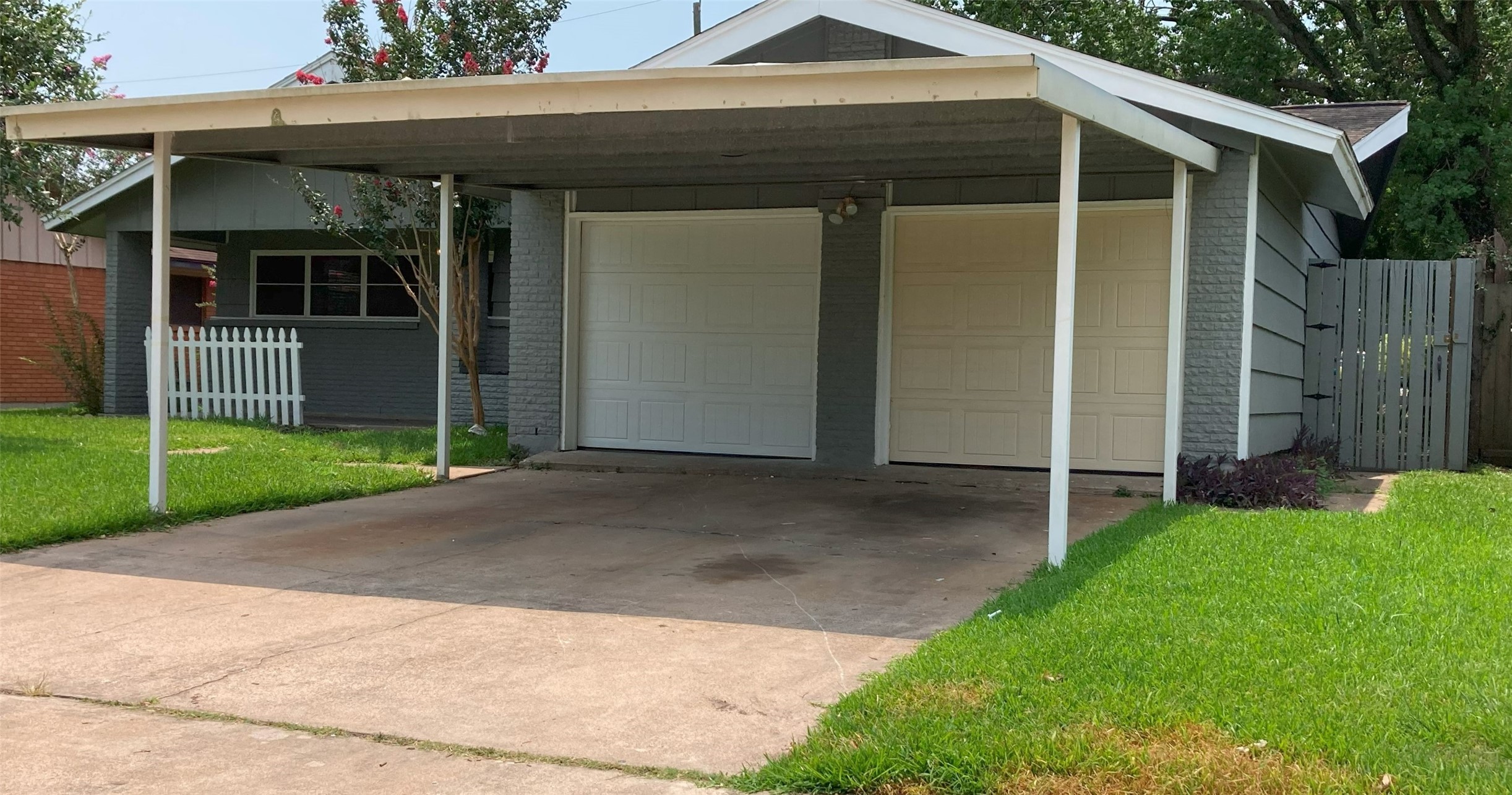 1202 Dunstan Road Pasadena, TX 77502 - Photo 3 of 24 3 bedroom- 1.5 bath- 2 car garage & carport