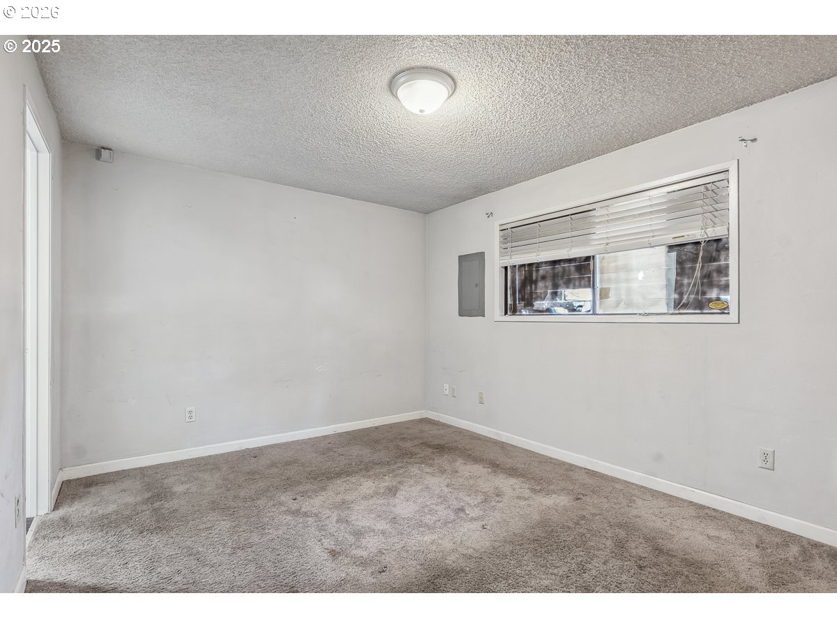 9020 Southwest 130th Avenue Beaverton, OR 97008 - Photo 16 of 27