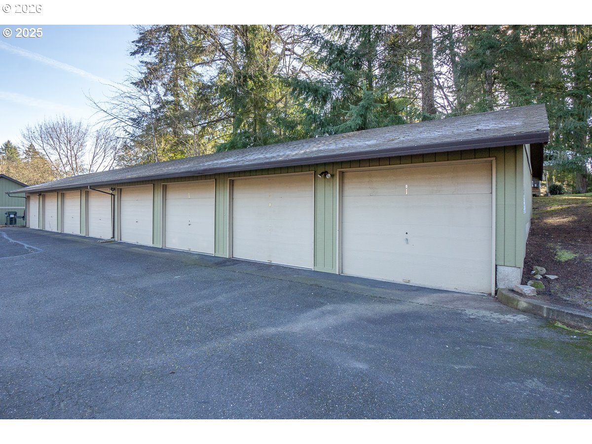 9020 Southwest 130th Avenue Beaverton, OR 97008 - Photo 23 of 27