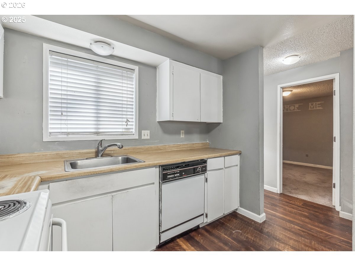 9020 Southwest 130th Avenue Beaverton, OR 97008 - Photo 8 of 27