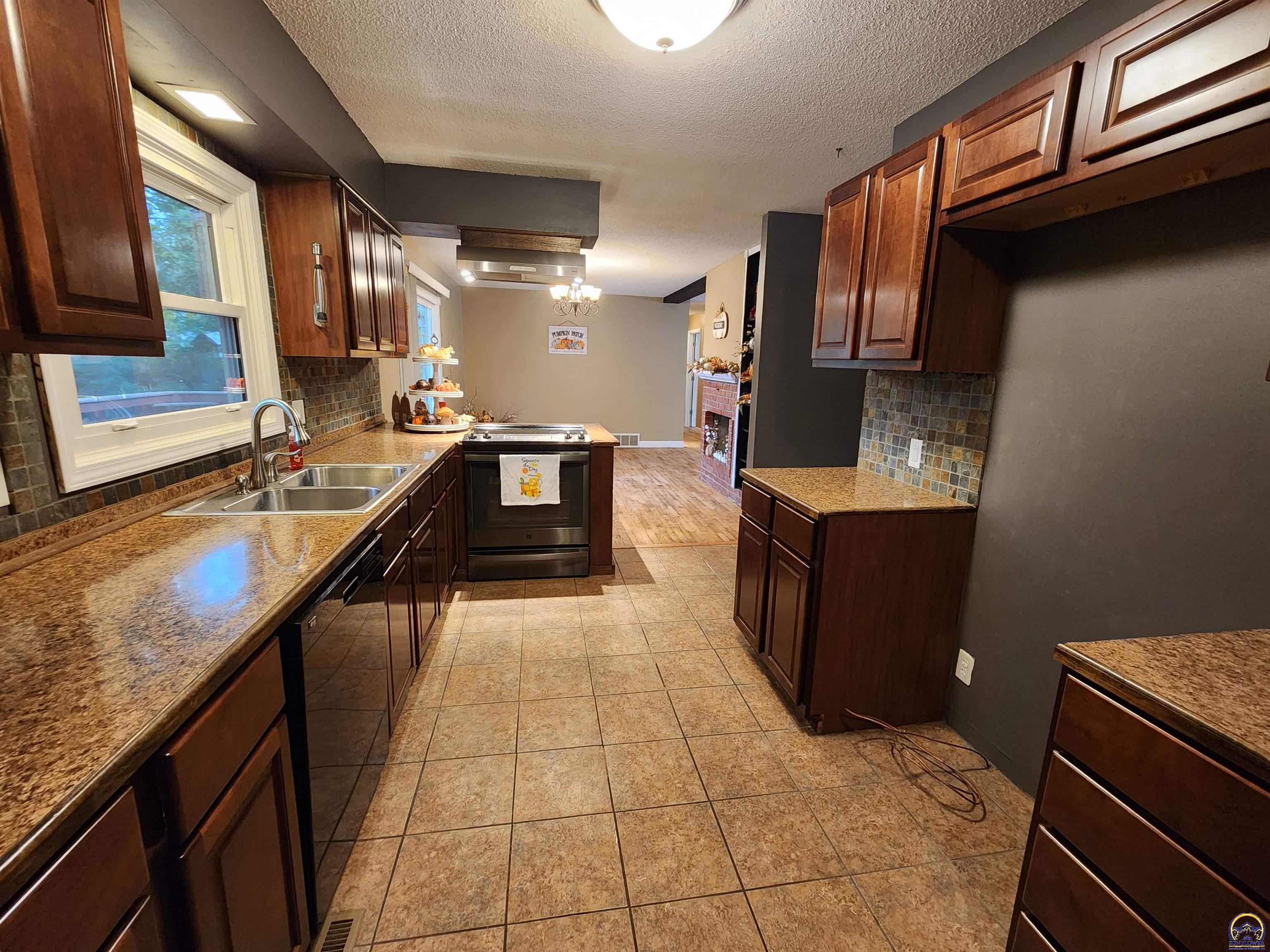 1239 Tomahawk Road Emporia, KS 66801 - Photo 13 of 38 Gallery Image 13
