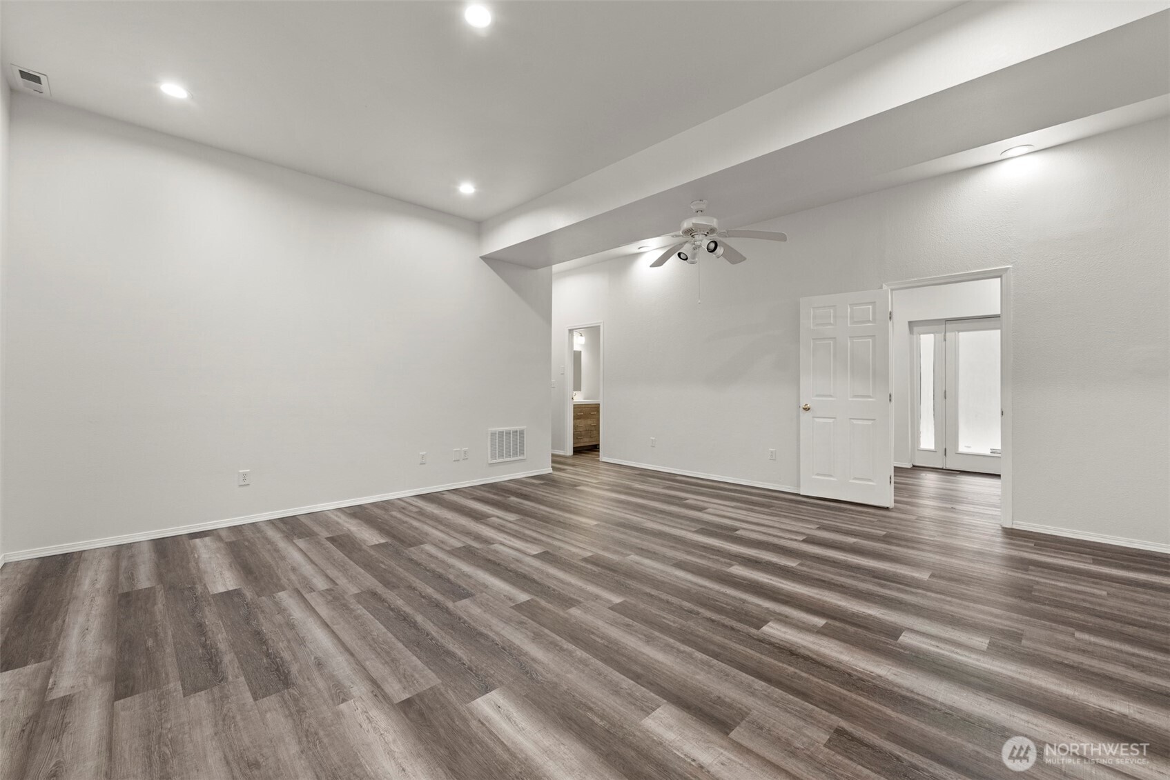 2718 South Star Lake Road Federal Way, WA 98003 - Photo 4 of 19