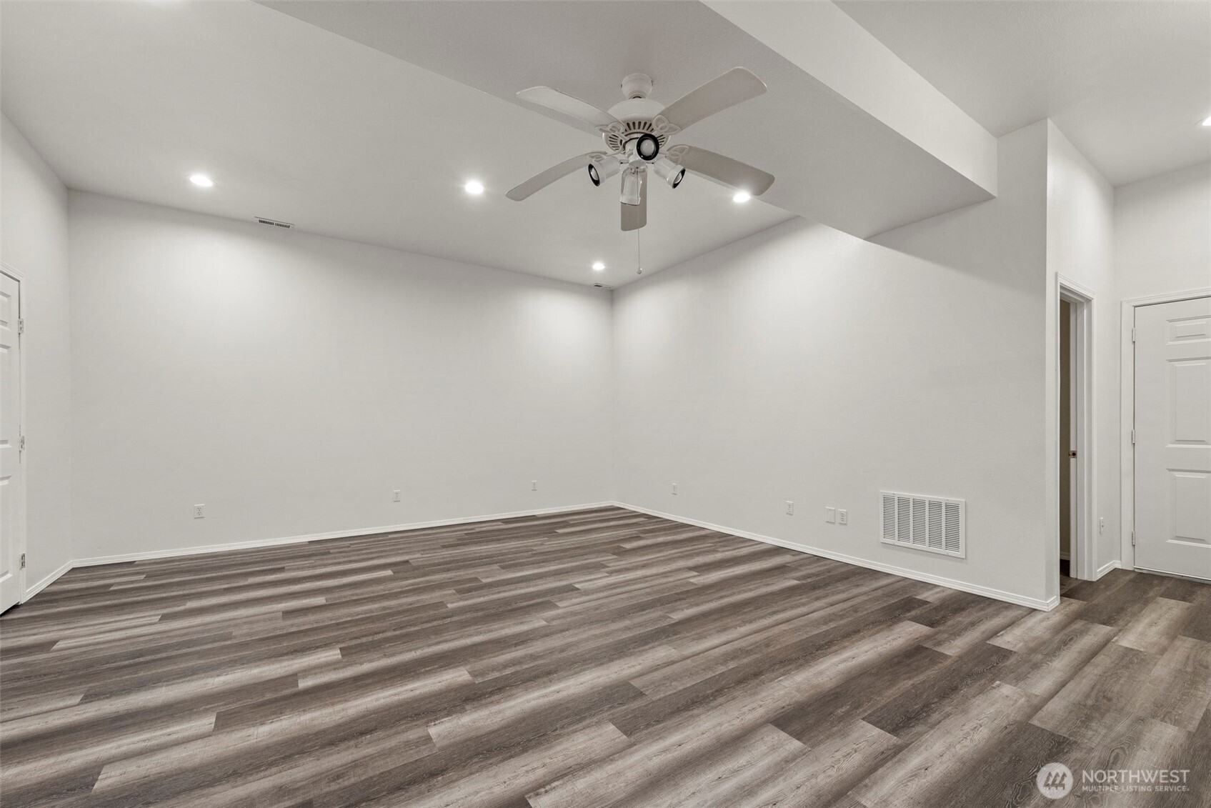 2718 South Star Lake Road Federal Way, WA 98003 - Photo 5 of 19