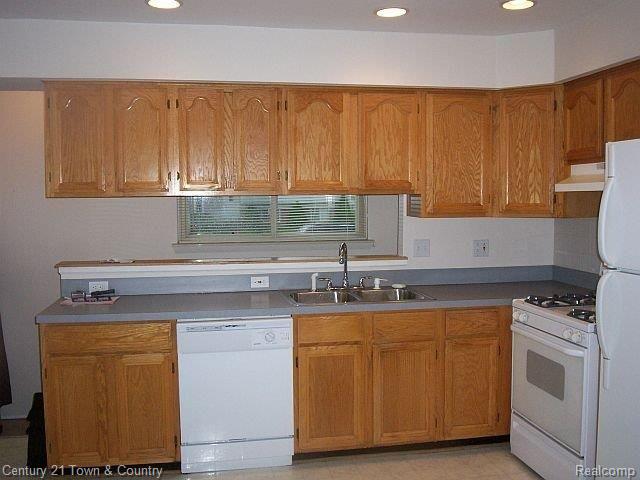 42016 Old Bridge Road Canton, MI 48188 - Photo 5 of 13 Kitchen
