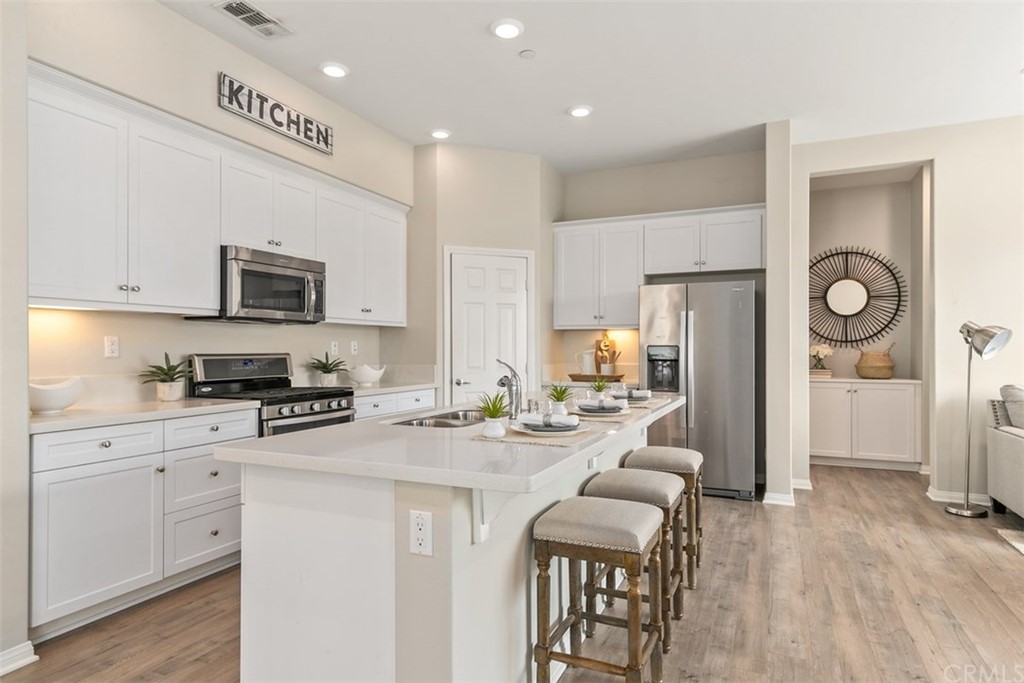 169 Neptune Irvine, CA 92618 - Photo 4 of 25