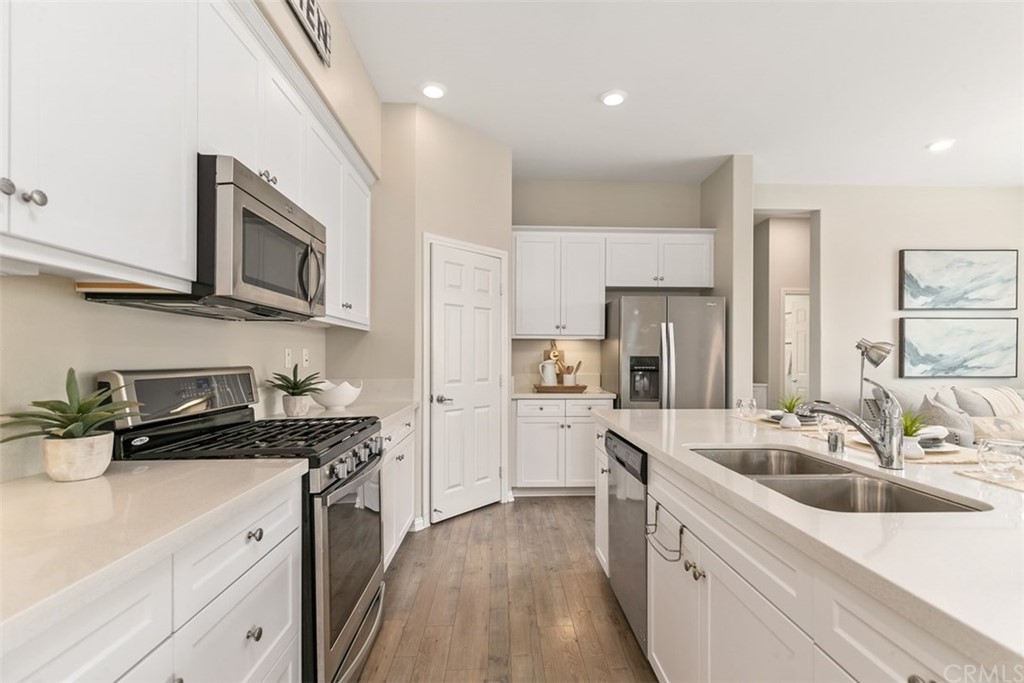 169 Neptune Irvine, CA 92618 - Photo 6 of 25