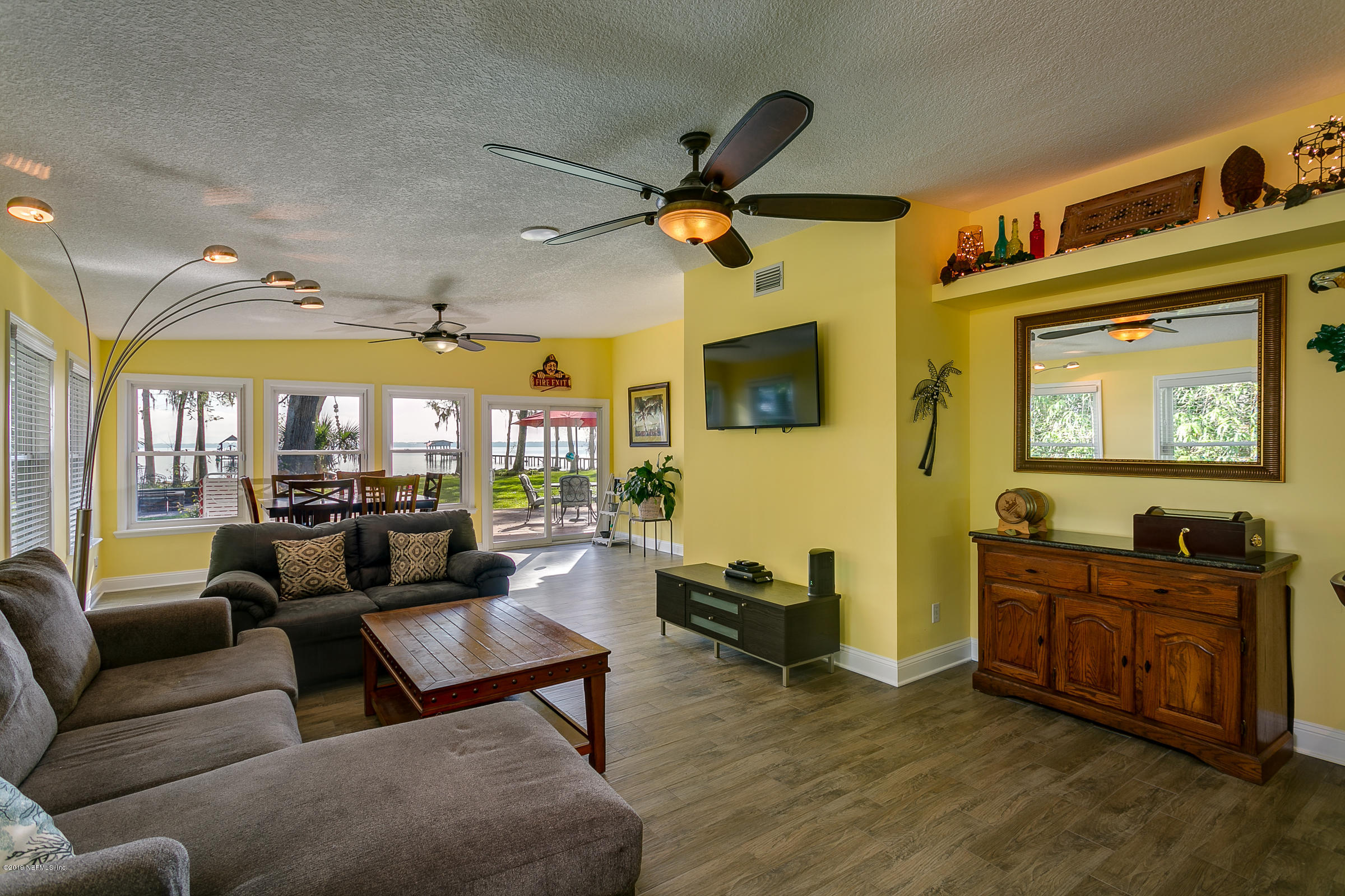 156 North Ridge Drive Fleming Island, FL 32003 - Photo 13 of 59 12 Family Room View 1