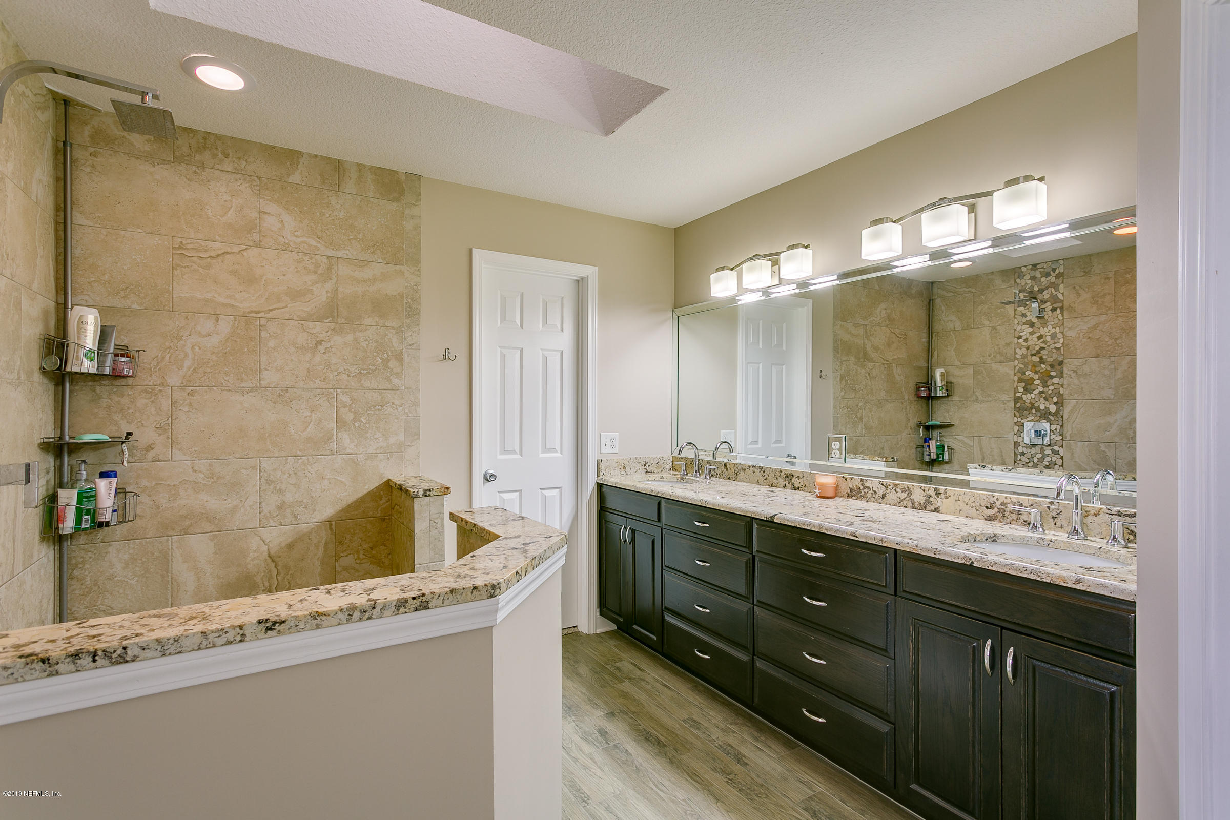 156 North Ridge Drive Fleming Island, FL 32003 - Photo 18 of 59 17 Owners Bathroom