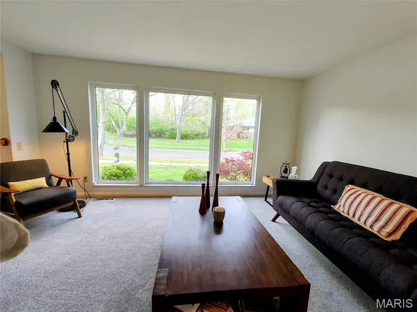 $484,000 | 13140 Greenbough Drive, St. Louis, MO 63146