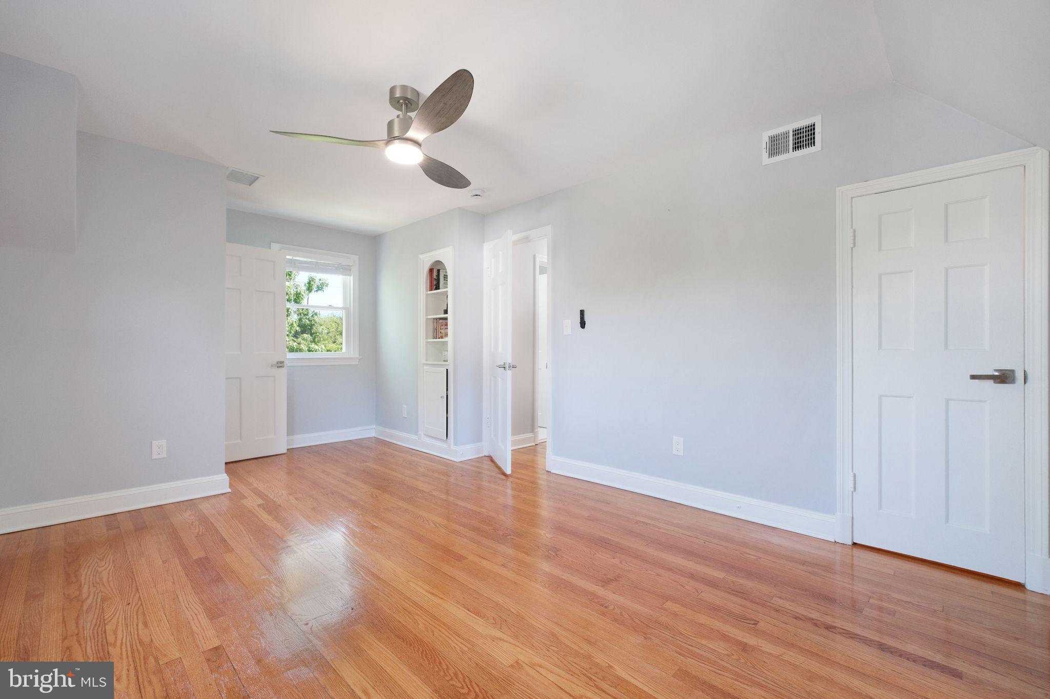 4100 Roanoke Road Hyattsville, MD 20782 - Photo 13 of 34 Bedroom 2