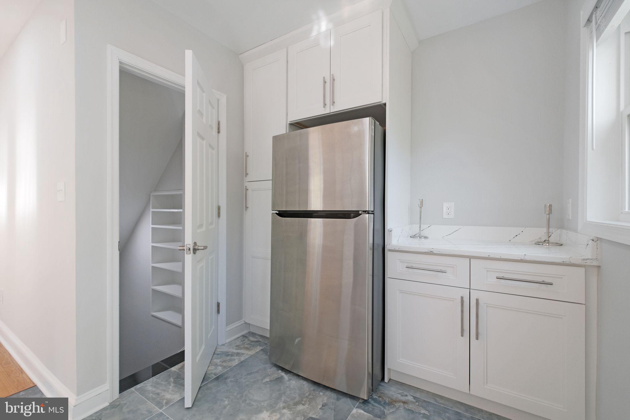 4100 Roanoke Road Hyattsville, MD 20782 - Photo 4 of 34 Kitchen