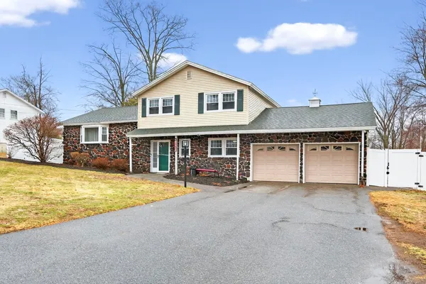 $686,000 | 42 Marianna Road, Salem, NH 03079