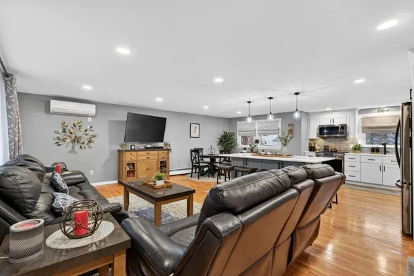 $686,000 | 42 Marianna Road, Salem, NH 03079