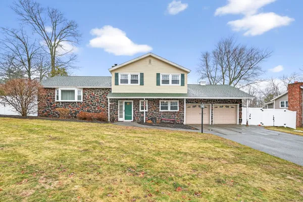 $686,000 | 42 Marianna Road, Salem, NH 03079