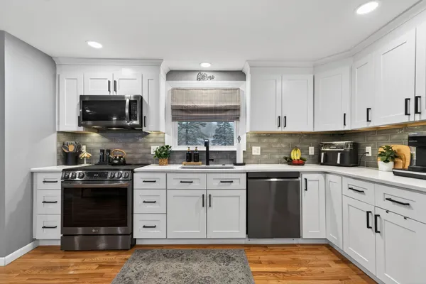 $686,000 | 42 Marianna Road, Salem, NH 03079